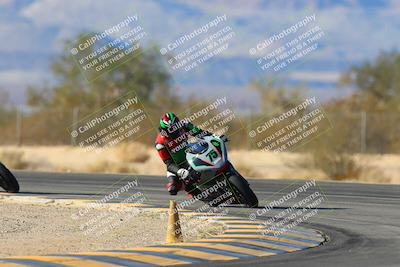 media/Jan-10-2025-CVMA Friday Practice (Fri) [[489e0da257]]/Group 4 and Trackday/Session 5 (Turn 7)/